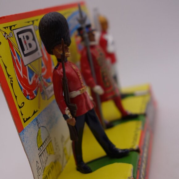 Britains Ltd Three Figure New Metal Walthamstow London E17 Printed in England - Picture 15 of 16